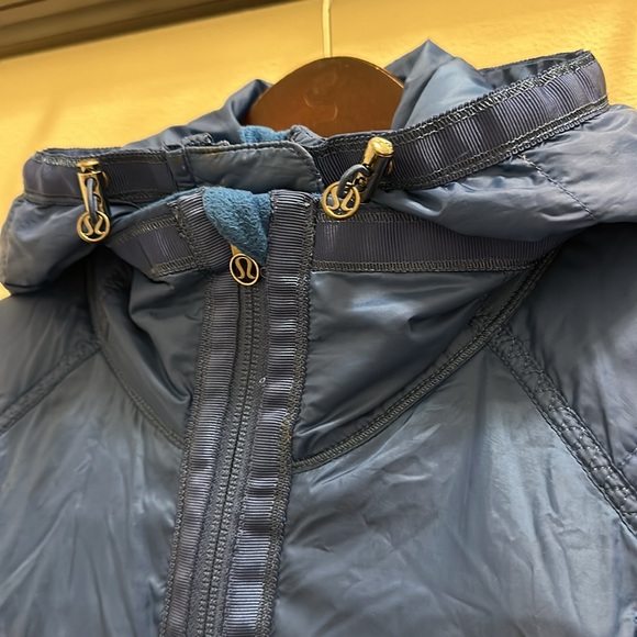 Lululemon Run: Bundle Up Jacket in Limitless Blue | size 6 - Picture 4 of 16